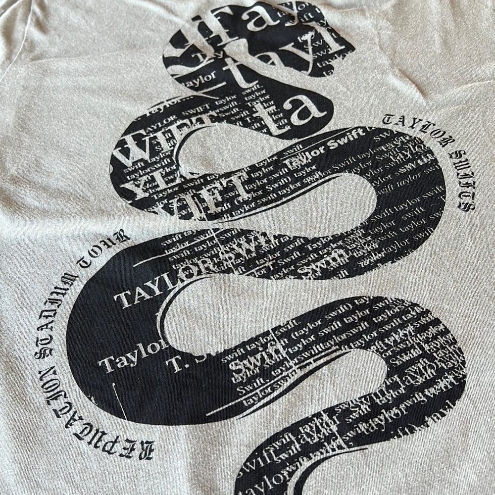 Taylor Swift Reputation Oversized Tour Shirt-Small